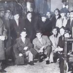 1954 - gruppo Alpini di Mozzo posano accanto alle due nuove campane